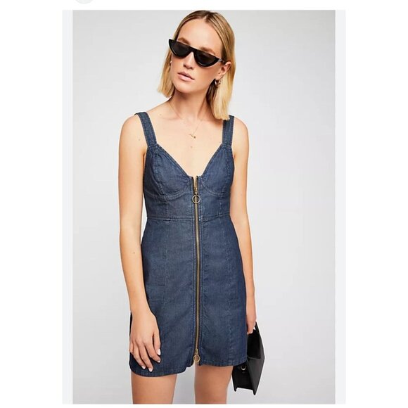 New! Free People Marjorie Denim Mini Dress Size Small Dark Wash Sleeveless Zip F - Picture 1 of 9